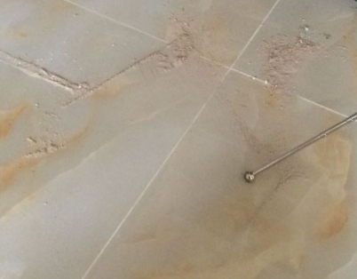 策勒瓷砖空鼓维修公司分享粘合剂选择不当在瓷砖铺贴过程中可能导致以下问题